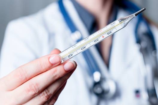 Peste 200 de locuitori din Timiș, în spital cu infecții, gripă și pneumonii