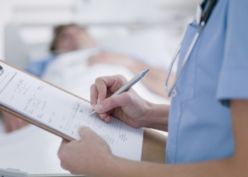 Peste 200 de timișeni, internați cu gripă și pneumonie