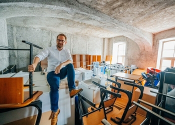 Mobilier și echipamente IT de 17 milioane euro în școlile și grădinițele din Timișoara