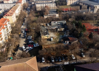 Parcare modernă, cu aproape 100 de locuri, pe un teren dezafectat din Girocului