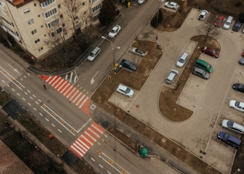 Parcare modernă și spațiu verde în zona Clăbucet din Timișoara