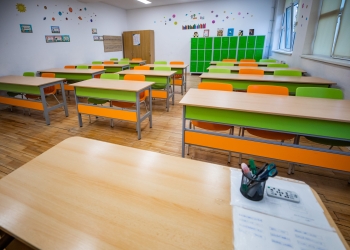 Unitățile de învățământ din Moravița, dotate cu mobilier, materiale didactice și echipamente digitale, cu fonduri europene