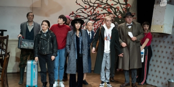 O actriță de la Teatrul German din Timișoara, rănită în timpul unui spectacol! Un panou a căzut pe ea