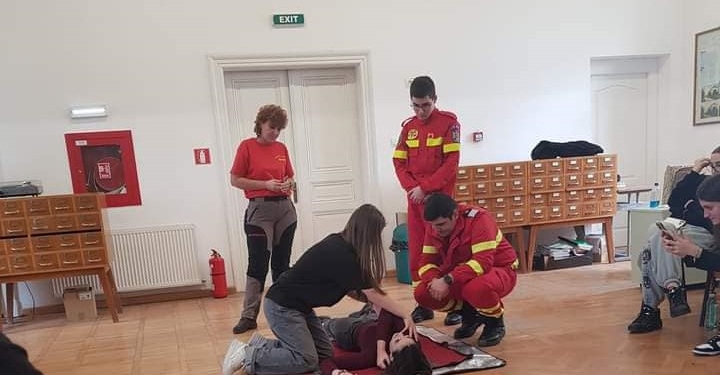 Elevii de la Liceul Calderon din Timișoara au învățat tehnici de prim ajutor