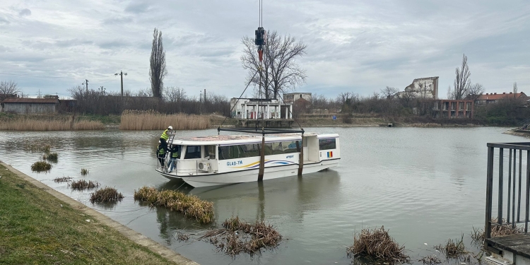 Vaporașele de pe Bega revin la apă odată cu mărțișorul!