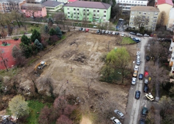 Zeci de locuri de parcare, spații verzi și alei, în locul unui teren dezafectat din Timișoara