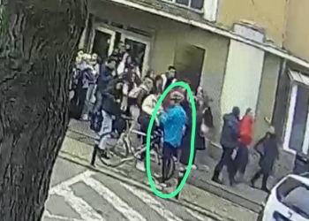 Biciclist căutat de polițiștii din Timiș, după ce a lovit un pieton și a fugit