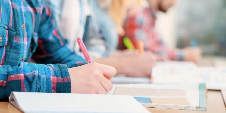 Simulare la BAC! Aproape 300 de liceeni din Timiș, absenți de la proba la Română