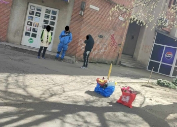 Vânzătorii de flori fără avize, în atenția polițiștilor locali din Timișoara