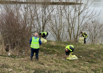 Gunoaie pe apele din Timiș! ABA Banat a organizat o acțiune de ecologizare