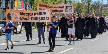 Pe străzile Timișoarei s-a solicitat interzicerea avortului! FOTO