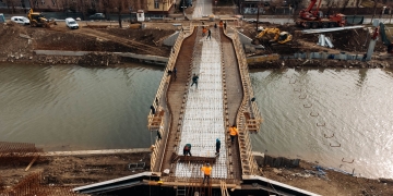 Noua pasarelă Gelu, peste râul Bega, deschisă pentru pietoni și bicicliști la sfârșit de aprilie