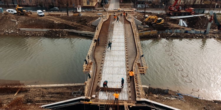 Noua pasarelă Gelu, peste râul Bega, deschisă pentru pietoni și bicicliști la sfârșit de aprilie