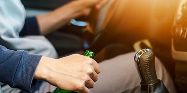 Accident lângă Timișoara! Un tânăr, beat la volan, a intrat cu mașina într-un tir