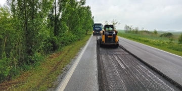 Șoferii, sfătuiți să circule cu grijă pe drumurile din vestul țării aflate în reparații