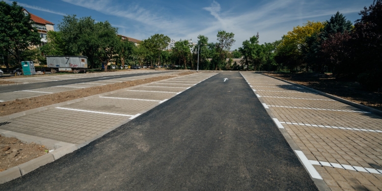 Teren dezafectat din zona Girocului, transformat în parcare de Primăria Timișoara în timp record FOTO