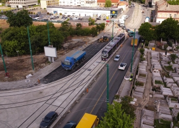 Se toarnă ultimul strat de asfalt pe bulevardul Stan Vidrighin din Timișoara