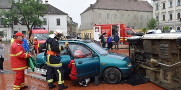 Accident rutier, simulat în Piața Libertății din Timișoara