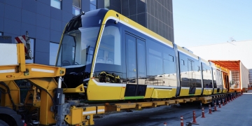 Pe străzile Timișoarei va circula primul tramvai galben, în scurt timp