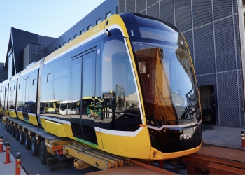 Primul tramvai galben ajunge peste câteva zile la Timișoara