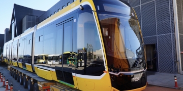 Primul tramvai galben ajunge peste câteva zile la Timișoara