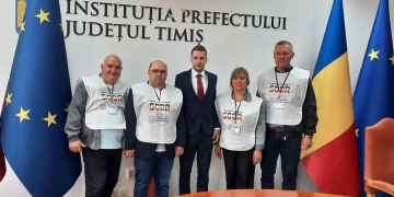 Subprefectul Ambruș, discuții cu angajații primăriilor care au protestat în fața Prefecturii Timiș