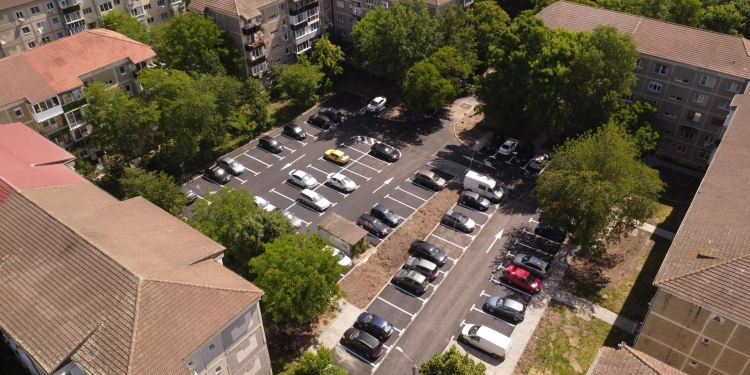 Garajele din zona Lipovei din Timișoara sunt istorie! Primele parcări sunt finalizate