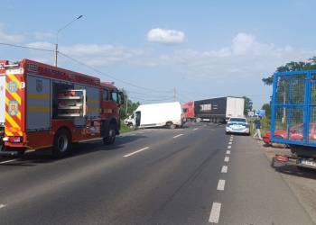 Accident grav la Remetea Mare, în Timiș! Un tir și un microbuz cu 7 persoane, implicate
