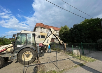 Când afară-i vopsit gardul…încă un teren domeniu public recuperat de administrația din Timișoara de la proprietari închipuiți