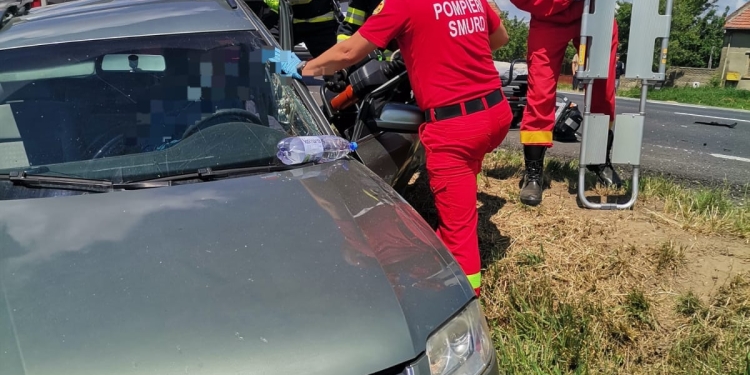Bătrân de 72 ani, rănit într-un accident la Belinț! A intervenit și descarcerarea