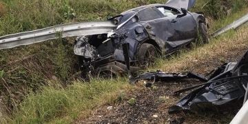 Accident înfiorător lângă Timișoara! O mașină a fost străpunsă de parapete