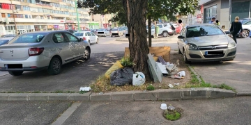 Plin de cerșetori și de gunoaie în zona Gării de Nord din Timișoara