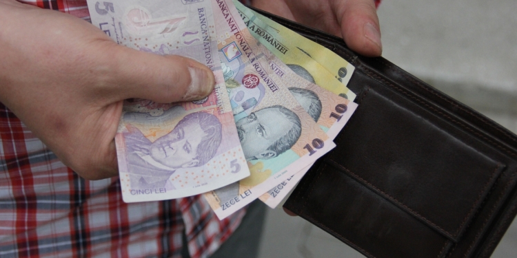 Femeie din Timișoara, prădată de 1.400 lei după ce i-a permis unui bărbat să intre în apartament