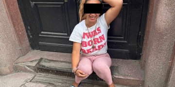 Tânăra drogată prinsă de polițiștii locali din Timișoara a revenit la șalupă, pentru a se bronza