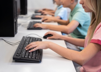 Primăria Timișoara cumpără echipamente IT pentru școli de 33 milioane de lei