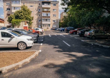 Vremea garajelor a trecut și în Calea Șagului din Timișoara! Primăria a amenajat locuri de parcare