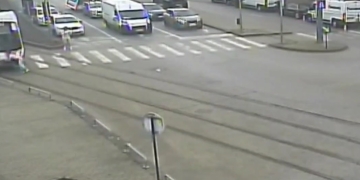 Adolescentă lovită de tramvai, în Timișoara! Momentul a fost surprins de camerele de supraveghere