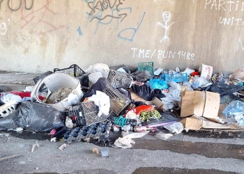 Nesimțirea se mai și pedepsește, din când în când! Trei timișoreni amendați pentru că au aruncat gunoiul în locuri ilegale