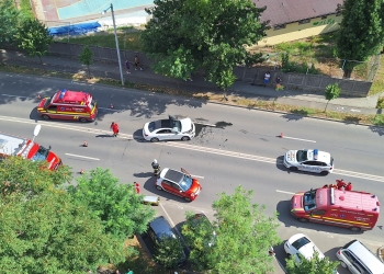 Accident într-o intersecție din Timișoara! O femeie a ajuns la spital