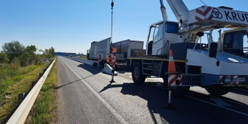 Atenție, șoferi! Se montează parapet de beton pe centura de nord a Timișoarei