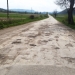 Timișorenii cu case de vacanță în zona Cheile Nerei și turiștii nu-și vor mai rupe mașinile. Se modernizează drumul județean din zonă