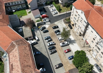 În locul fostelor garaje, o nouă parcare în zona Modern