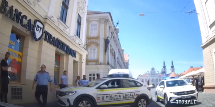 Polițist local, lovit cu mașina în zona Unirii din Timișoara de un șofer drogat, care a parcat ilegal