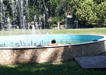 Fântânile arteziene din parcurile timișorene, lavoare pentru oamenii străzii