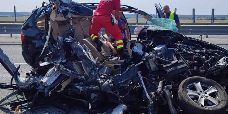 Bolid făcut praf pe A1, la ieșire din Arad spre Nădlac