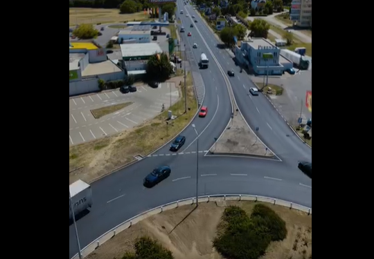 Asfalt proaspăt pe un tronson din Calea Aradului