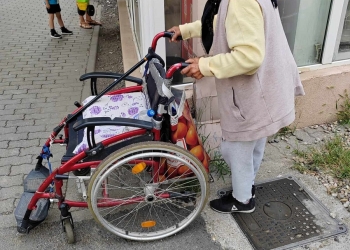 „Mâna întinsă care nu spune o poveste…”! Necăjiți întruchipați prinși la cerșit în Timișoara de polițiștii locali