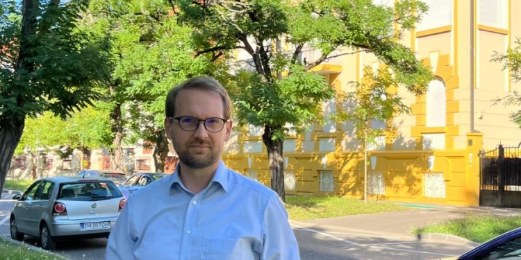 Bulibașele câștigă timp în vila de pe Loga! Instanță din Timișoara mută procesul la Arad