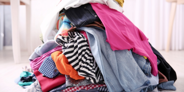 Containere de mari dimensiuni pentru colectarea hainelor uzate, la Timișoara