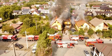 Incendiu urmat de explozie pe Calea Urseni din Timișoara! Zeci de pompieri intervin